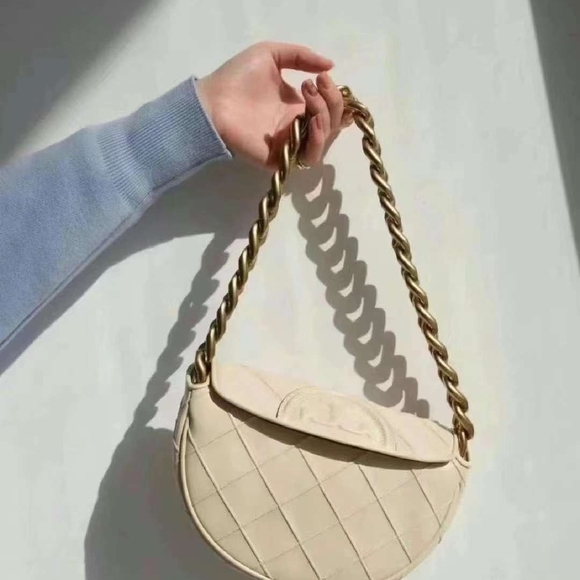 Tory Burch Fleming Half Moon Cream Quilted Shoulder Bag - Picture 5 of 9